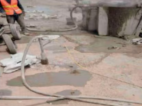 秦淮水泥混凝土路面板底注浆技术 路面脱空注浆整治方案